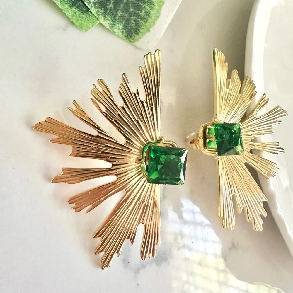 2/$30🌵 Vintage Style Gold Square Green Stone Earrings Gold Burst Art Deco NEW